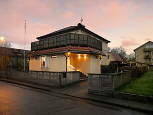 Villa till salu på Tollstorpsgatan 3 i Borås - Mäklarhuset