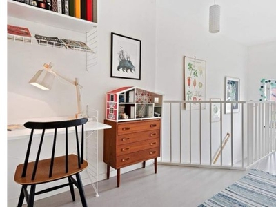 Hyr ett 3-rums hus på 87 m² i Stockholm