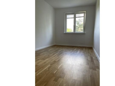 Hyr ett 3-rums lägenhet på 74 m² i Nacka