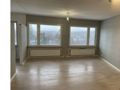 Hyr ett 4-rums lägenhet på 111 m² i Huddinge