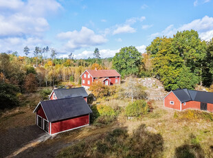 Gård till salu på Vasakullsvägen 48 i Bräkne-Hoby - Mäklarhuset