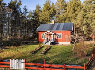 Villa till salu på Folkeberg 3 i Hova - Mäklarhuset