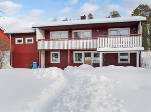 Villa till salu på Skrittvägen 15 i Lycksele - Mäklarhuset