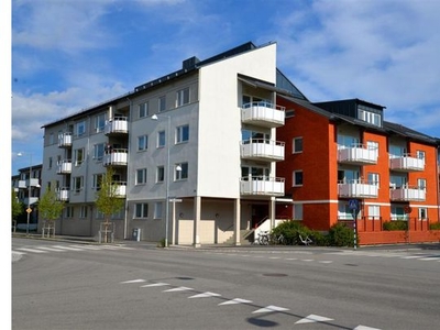 Hyr ett 3-rums lägenhet på 65 m² i Nyköping