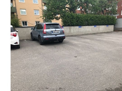 Hyr ett 3-rums lägenhet på 77 m² i Trollhättan