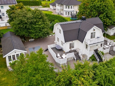 Friliggande villa - Täby Stockholm