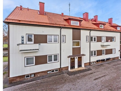 Hyr ett 3-rums lägenhet på 93 m² i Katrineholm