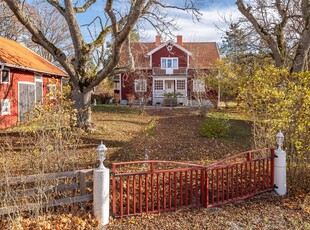 Villa till salu på i Östra Ryd - Mäklarhuset