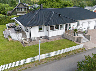 Villa till salu på Larsvägen 8 i Sävedalen - Mäklarhuset