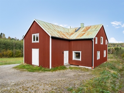 Gård till salu på Gränsfors 226 i Bergsjö - Mäklarhuset