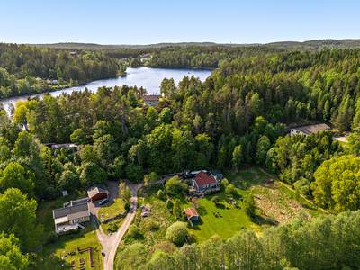 Tomt till salu på Norra Djupedalavägen 4 i Lindome - Mäklarhuset