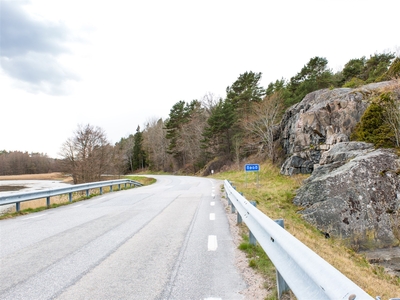 Tomt till salu på Södra Öddö Knatteröd 8 i Strömstad - Mäklarhuset