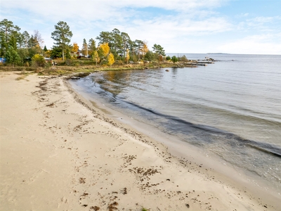 Tomt till salu på Sörfjärden Bäckvägen 5 i Gnarp - Mäklarhuset