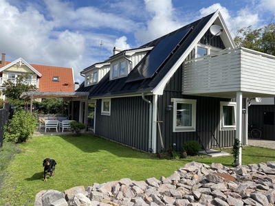 Villa till salu på Ekorrvägen 2 i Höganäs - Mäklarhuset