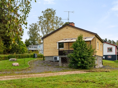 Villa till salu på Kusbyvägen 2 i Hallstavik - Mäklarhuset