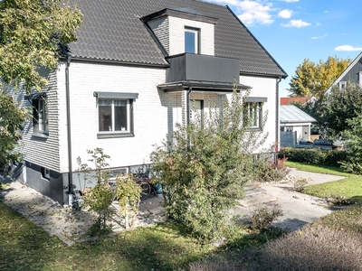 Villa till salu på Pukaregatan 14 i Vetlanda - Mäklarhuset