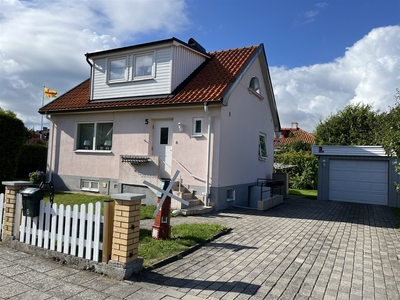 Villa till salu på Verdandigatan 5 i Höganäs - Mäklarhuset