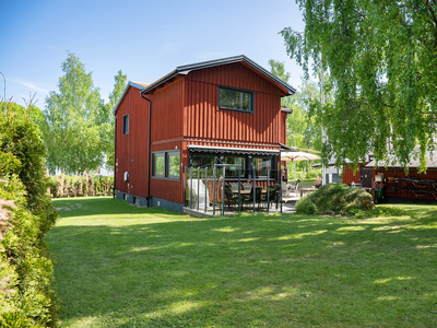 Villa till salu på Västra Tvillingvägen 11 i Falun - Mäklarhuset