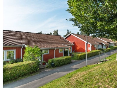 Hyr ett 2-rums lägenhet på 64 m² i Värnamo