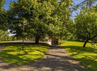 Villa till salu på Järpås Prästgården 1 i Järpås - Mäklarhuset