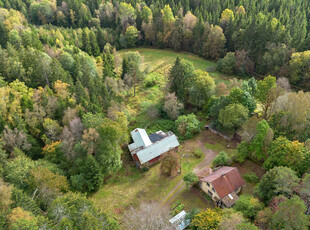 Villa till salu på Komlösa Enebacken 1 i Fristad - Mäklarhuset