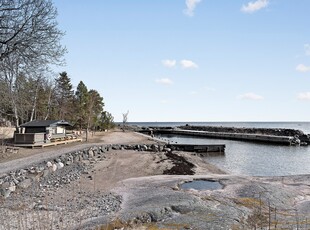 Fritidshus till salu på Edebyhamnsvägen 28 i Väddö - Mäklarhuset