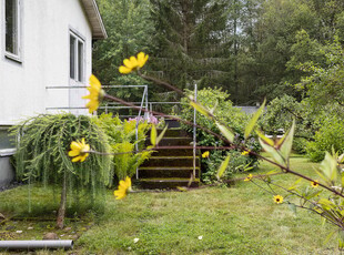 Villa till salu på Anfångarevägen 17 i Orrefors - Mäklarhuset