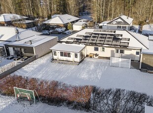 Villa till salu på Isflaksvägen 10 i Västerås - Mäklarhuset