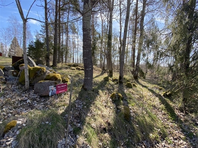 Tomt till salu på Lagevägen 5 i Hallstavik - Mäklarhuset