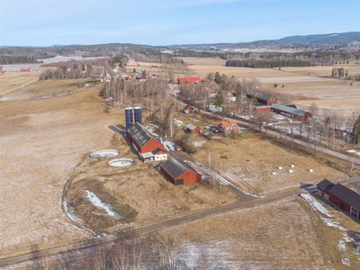 Gård till salu på Där Väst i Högberg i Östra Ämtervik - Mäklarhuset