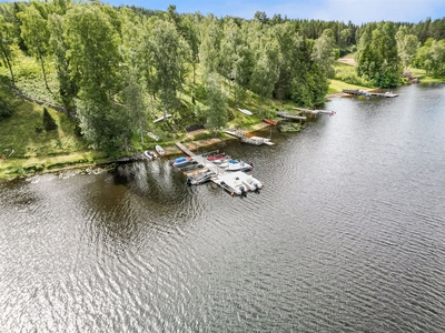 Villa till salu på Klämmestorpsvägen 9 i Sandhem - Mäklarhuset