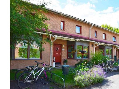 Hyr ett 4-rums lägenhet på 101 m² i Linköping