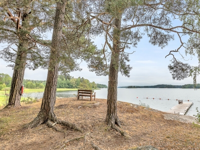 Villa till salu på Steglitsvägen 6 i Bergshamra - Mäklarhuset