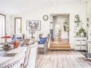 Villa till salu på Neptunvägen 15 i Sundsvall - Mäklarhuset