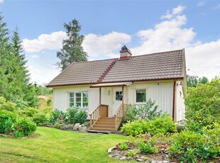 Villa till salu på Sparlösa Sandhem 1 i Vara - Mäklarhuset