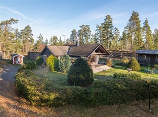 Villa till salu på Åtvidabergsvägen 28 i Ringarum - Mäklarhuset