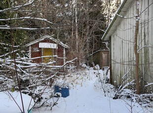 Tomt till salu på Ringleksvägen 30 i Saltsjö-Boo - Mäklarhuset