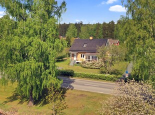 Villa till salu på Hallsnäsvägen 19 i Ramkvilla - Mäklarhuset