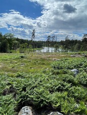 Tomt till salu på Furusundsvägen 270 i Furusund - Mäklarhuset