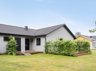 Villa till salu på Hagvägen 4 i Torup - Mäklarhuset