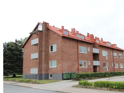 Hyr ett 3-rums lägenhet på 107 m² i Värnamo