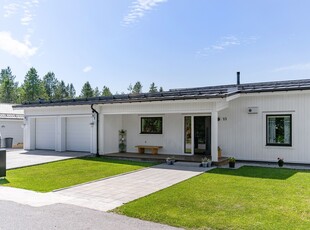 Villa till salu på Hambosvängen 11 i Sandviken - Mäklarhuset