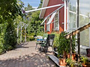 Villa till salu på Ölsta backe 8 i Märsta - Mäklarhuset