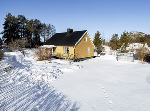 Villa till salu på Tunavägen 18 i Kvissleby - Mäklarhuset