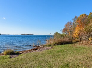 Villa till salu på Uppnässlingan 4 i Norrtälje - Mäklarhuset