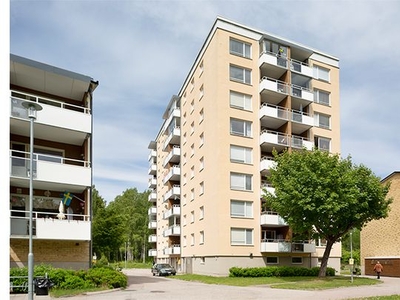 Hyr ett 4-rums lägenhet på 96 m² i Sandviken