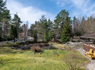 Villa till salu på Björnbergsvägen 20 i Grisslehamn - Mäklarhuset