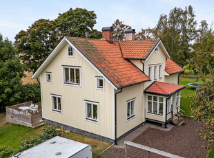 Villa till salu på Mosås 128 i Örebro - Mäklarhuset