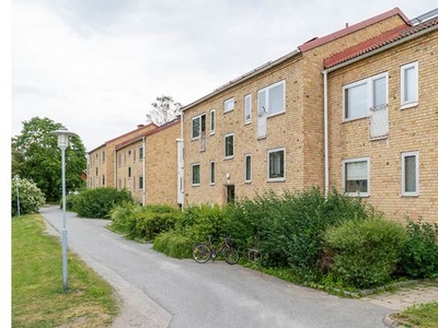 Hyr ett 1-rums hus på 42 m² i Värmdö