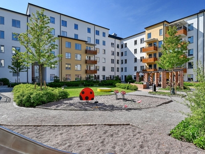 Bostadsrättslägenhet - UPPLANDS VÄSBY Stockholm